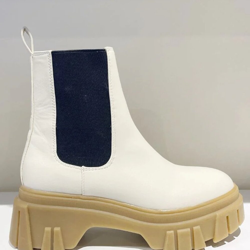 Chinese Laundry Jenny Boot white sz 8/38.5